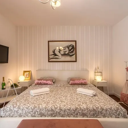 Διαμέρισμα Dalmatian 230m2 With Pool And Garden Near The Old Town For Families