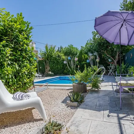 Dalmatian 230m2 With Pool And Garden Near The Old Town For Families Διαμέρισμα