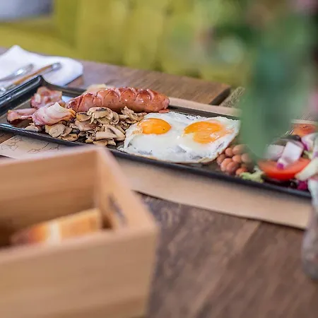 Dalmatian 230m2 With Pool And Garden Near The Old Town For Families 아파트 스플리트