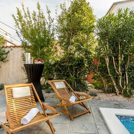 Διαμέρισμα Dalmatian 230m2 With Pool And Garden Near The Old Town For Families *