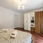 Apartman Dalmatian 230m2 With Pool And Garden Near The Old Town For Families