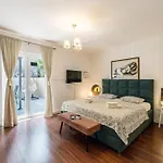 Dalmatian 230m2 With Pool And Garden Near The Old Town For Families Lägenhet *