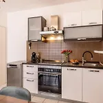 Lägenhet Dalmatian 230m2 With Pool And Garden Near The Old Town For Families