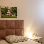 Lägenhet Dalmatian 230m2 With Pool And Garden Near The Old Town For Families Split