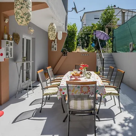 Apartment Dalmatian 230m2 With Pool And Garden Near The Old Town For Families Split