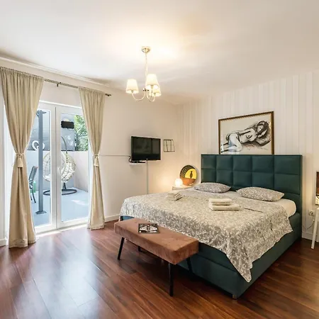 Dalmatian 230m2 With Pool And Garden Near The Old Town For Families Apartmán *