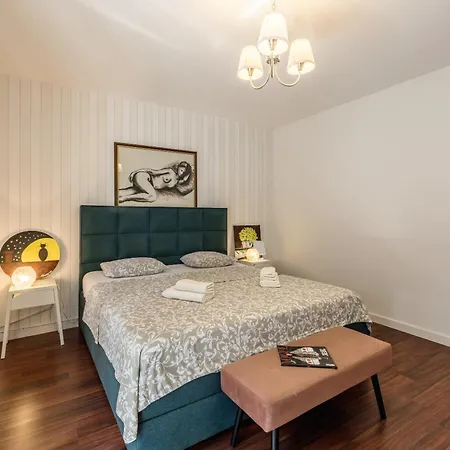 Dalmatian 230m2 With Pool And Garden Near The Old Town For Families