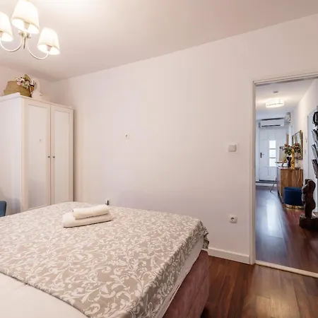 Dalmatian 230m2 With Pool And Garden Near The Old Town For Families Apartmán *