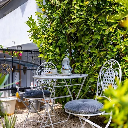 Lejlighed Dalmatian 230m2 With Pool And Garden Near The Old Town For Families Split