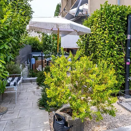 Dalmatian 230m2 With Pool And Garden Near The Old For Families Split