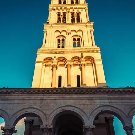 Dalmatian 230m2 With Pool And Garden Near The Old Town For Families Lejlighed