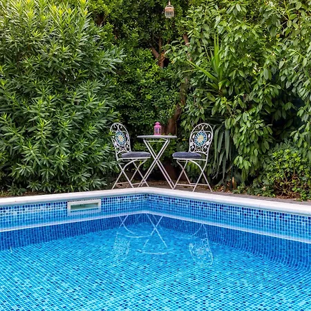 Dalmatian 230m2 With Pool And Garden Near The Old For Families *